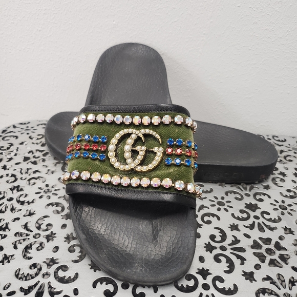 AUTHENTIC EUC LIMITED EDITION GUCCI - Picture 5 of 6